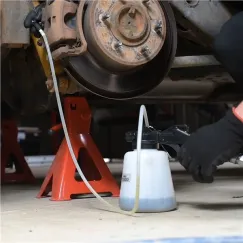 BRAKE BLEEDER & FLUID EXTRACTOR